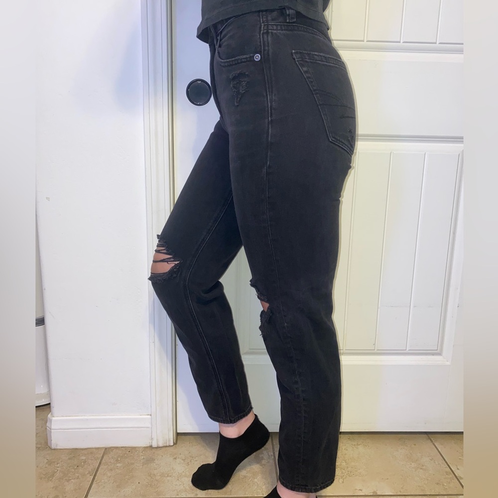 AE Mom Straight Jeans